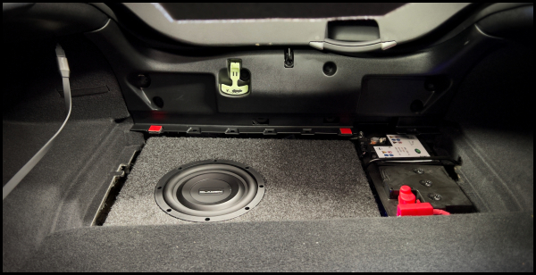 Gladen Aktiv Woofer Erweiterung Jaguar Soundupgrade